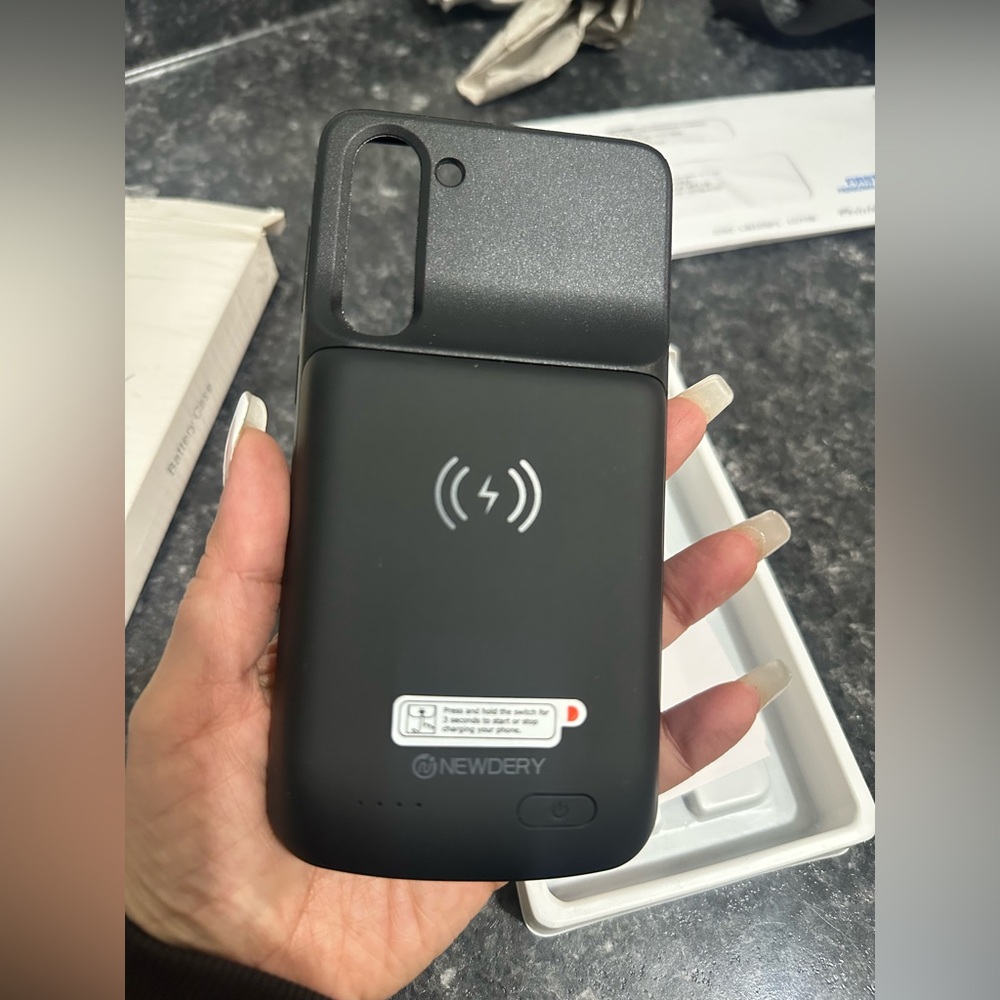 NEWDERY Battery Charger Case